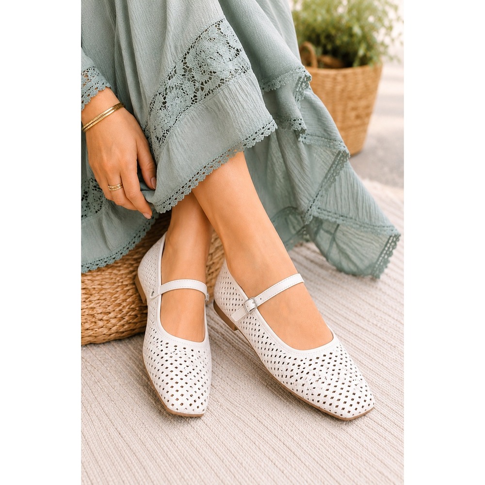 Me Too DREW Mary Jane Ballet Flats Women 7W White Perforated Square Toe NEW